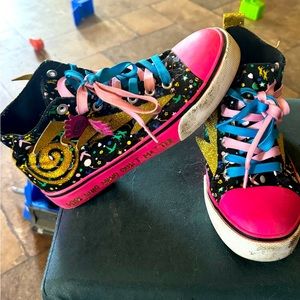 Woman size 5 limited edition Harry Potter Luna Lovegood kicks!